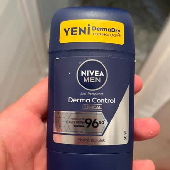 Nivea Men Derma Control Clinical Ürünün Parçalı Çubuğu Ve Güven Sorunu