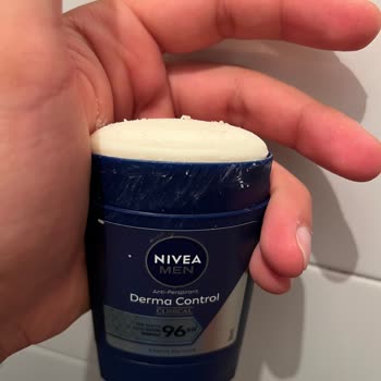 Nivea Men Derma Control Clinical Ürünün Parçalı Çubuğu Ve Güven Sorunu