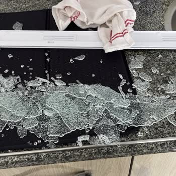 Vestel Buzdolabında Cam Patlaması: Ücretsiz Değişim Ve Tazminat Talebi