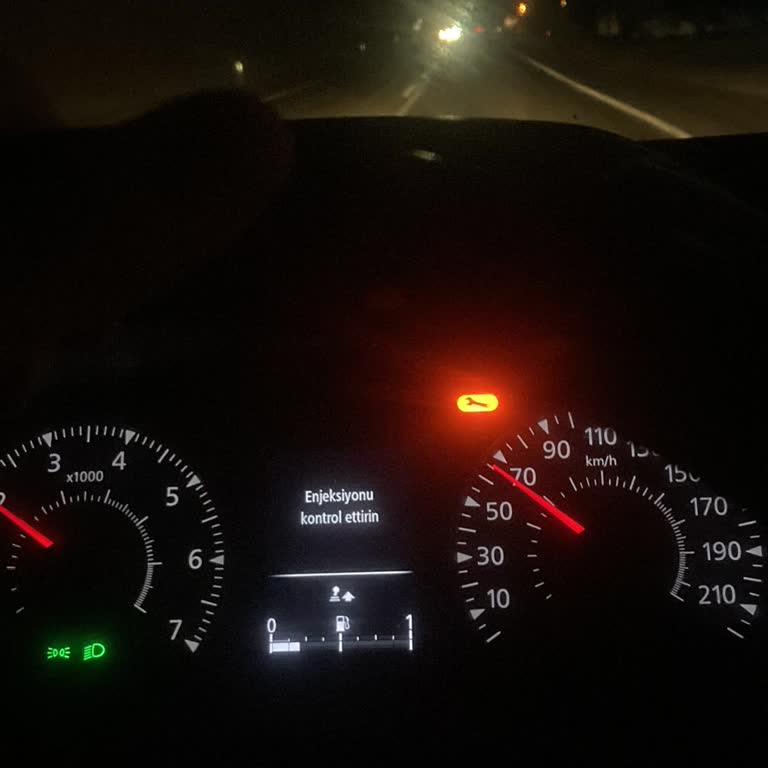 Renault Express Enjeksiyon Arızası Ve Kapı İle Arka Gürültü Sorunu Yetkili Serviste Çözülmedi