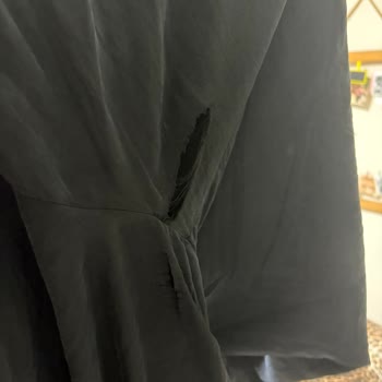 Zara Pantolonunda Kısa Sürede Yırtılma Ve İade İsteği