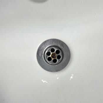 Vitra Banyo Lavabo Süzgecinin Bir Hafta İçinde Paslanması Üzerine Şikayet Ve Ücretsiz Değişim Talebi