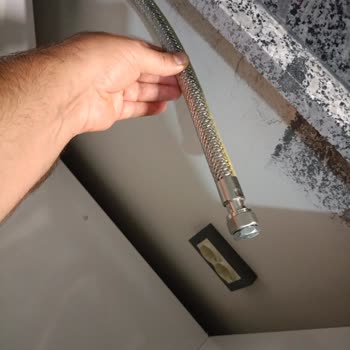 TOKİ Yeni Dairesinde Doğal Gaz Hortumu Kısa Bırakıldı, Müşteri Ek Maliyet İstiyor