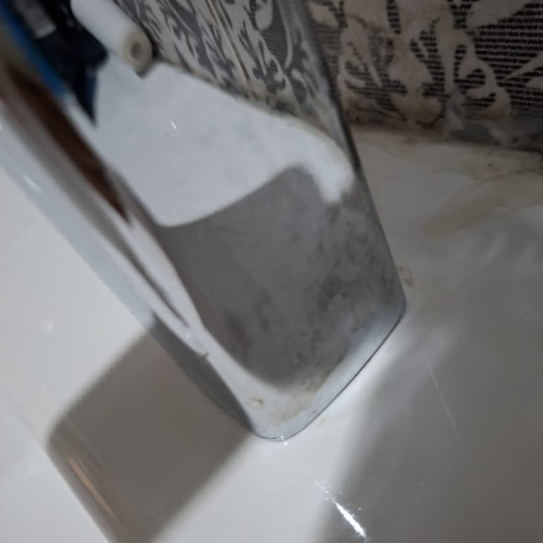 Artema Root Square Krom Lavabo Bataryasında Renk Değişimi Ve Yüzey Bozulması Üzerine Garanti Reddi