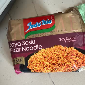 İndomie Soya Soslu Hazır Noodle’da Renk Değişimi Ve Hijyen Sorunu