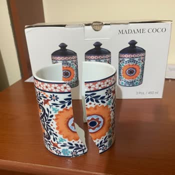 Madame Coco Online'da Kırık Kavanoz İçin Değişim İsteği