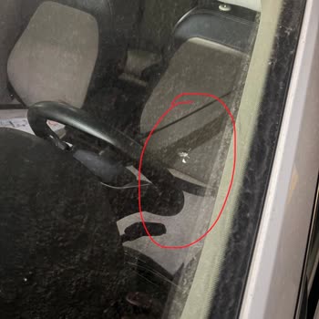 Neova Sigorta Cam Değişimini Kapsamıyor, Trafik Güvenliğimi Tehlikeye Atıyor