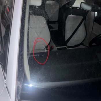 Neova Sigorta Cam Değişimini Kapsamıyor, Trafik Güvenliğimi Tehlikeye Atıyor