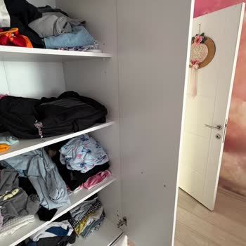 Adore Mobilya’nın Çocuk Gardırobunda Kapanmayan Kapak Ve Güvenlik Riski