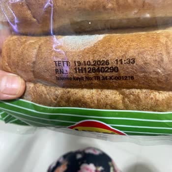 Migros’ta UNO Markalı Ekmekte Aşırı Küf, Çocuk Sağlığı Tehlikede