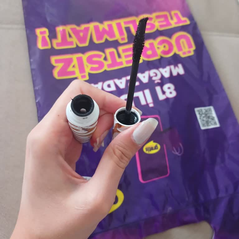 Gratis’ten Gelen Kullanılmış Maskara Hijyen Sorunu