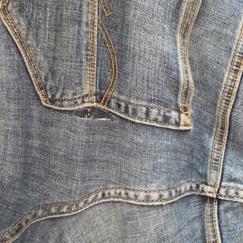 Dayanıklı Olması Gereken Pantolonun Kısa Sürede Yırtılması Ve Satıcının Sorumluluğu Reddetmesi