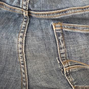 Dayanıklı Olması Gereken Pantolonun Kısa Sürede Yırtılması Ve Satıcının Sorumluluğu Reddetmesi