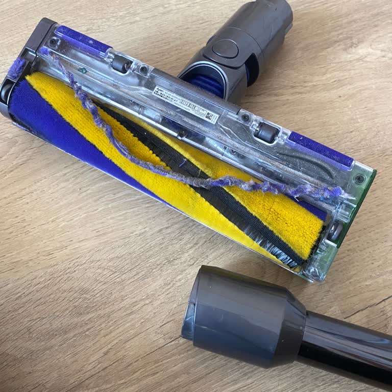 Dyson V12 Süpürge Başlığındaki Kumaş Yırtığı Garanti Dışı Olarak Değerlendirildi