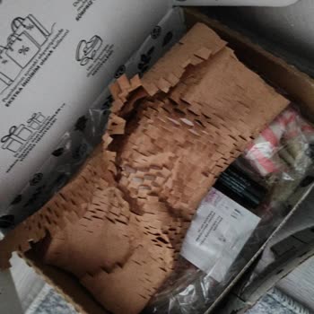 Yves Rocher Çantasında Bozuk Fermuar Ve Rahatsız Edici Koku