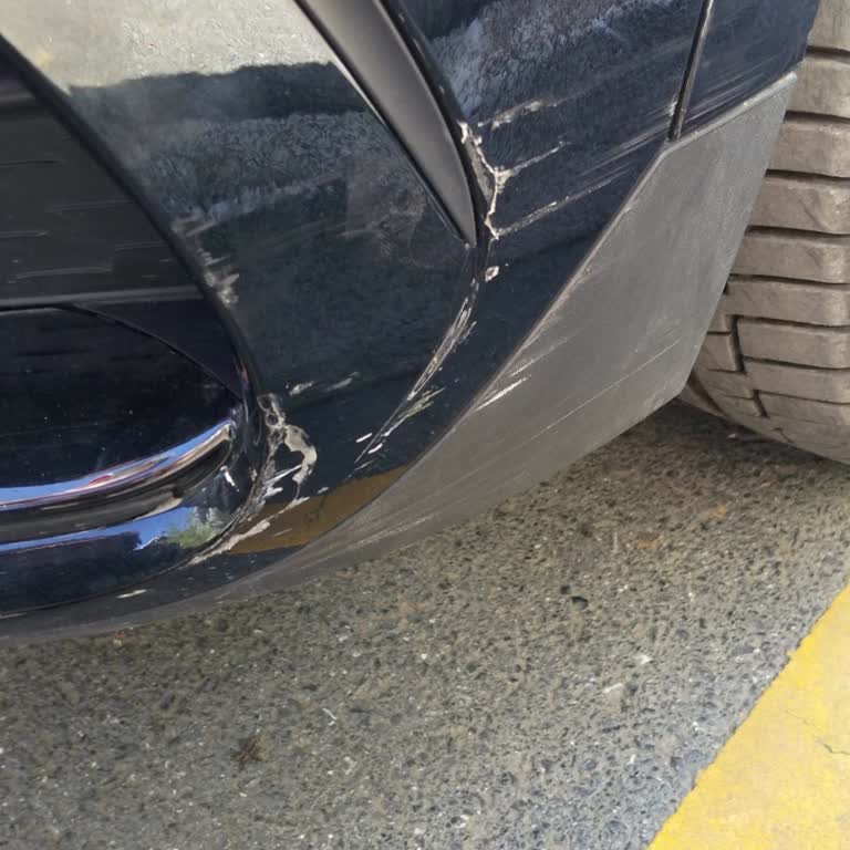 Mercedes GLA Bakımında Vale Kazası Ve Eksik İkame Araç Talebi