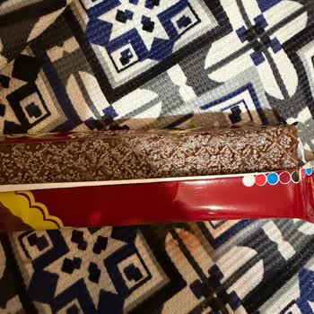 Ülker Çikolatalı Gofretlerde Görülen Beyaz Baloncuklar Sağlık Endişesi Yaratıyor
