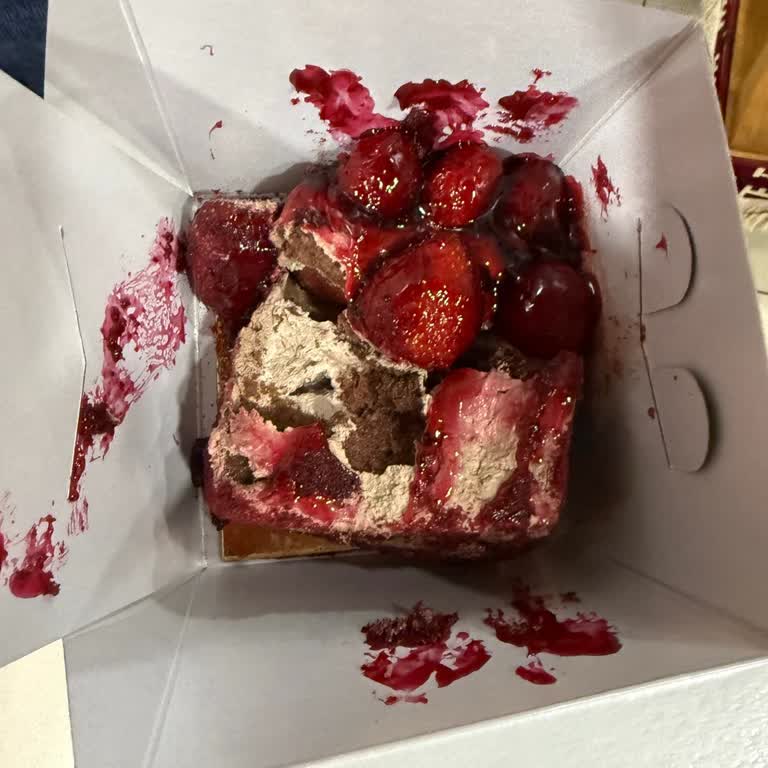Getir'den Sipariş Edilen Doğum Günü Pastasının Bozuk Gelmesi Ve Geri Ödeme Sorunu