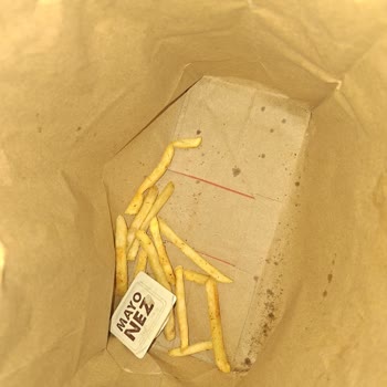 Tıkla Gelsin Üzerinden Popeyes Siparişinde Yanmış Burger Ve Çiğ Tavuk, 11 Gün İade Beklemesi