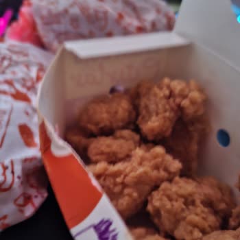 Tıkla Gelsin Üzerinden Popeyes Siparişinde Yanmış Burger Ve Çiğ Tavuk, 11 Gün İade Beklemesi