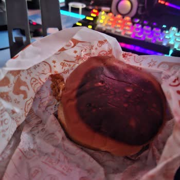 Tıkla Gelsin Üzerinden Popeyes Siparişinde Yanmış Burger Ve Çiğ Tavuk, 11 Gün İade Beklemesi