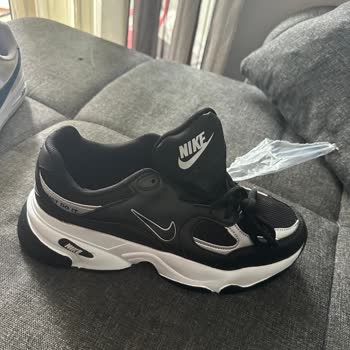 Nike Ayakkabısında Yanlış Numara Gönderimi Ve Müşteri Hizmetlerine Ulaşılamıyor