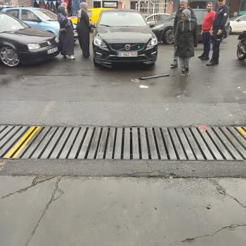 Kadıköy Belediyesi Otoparkındaki Çöken Mazgal Nedeniyle Volvo V60 Ön Tampon Hasarı Ve Şikayet Süreci
