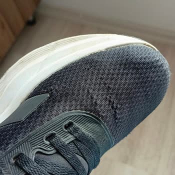 Ayıplı Adidas Ayakkabıda Garanti Reddi Ve Mağaza Çalışanının Çözüm Sunmaması