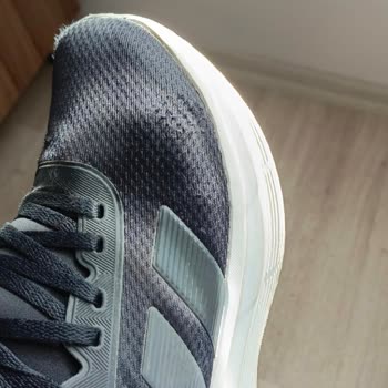 Ayıplı Adidas Ayakkabıda Garanti Reddi Ve Mağaza Çalışanının Çözüm Sunmaması