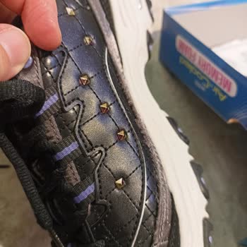 İki Günlük Kullanımda Yan Dikişleri Açılan Skechers Ayakkabı İçin Hızlı İade Ve Değişim Talebi