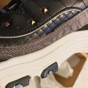 İki Günlük Kullanımda Yan Dikişleri Açılan Skechers Ayakkabı İçin Hızlı İade Ve Değişim Talebi