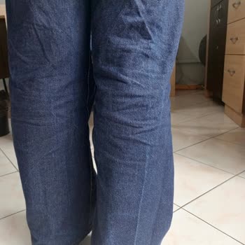 Levi's Jean Pantolonunda İlk Yıkamada Kalıcı Deterjan İzleri Ve Kumaş Bozulması