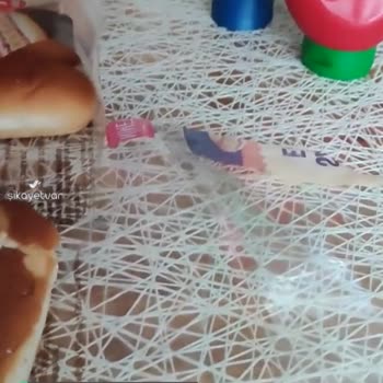 Nimet Pamuk Gibi Dökülen Sandviç Olmayan Sandviç Ekmeği