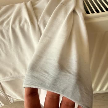 Mavi Sweatshirt’te Renk Akması Ve Ürün İadesi Talebi