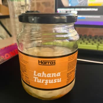 File Market'ten Aldığım Lahana Turşusunda Ölü Örümcek
