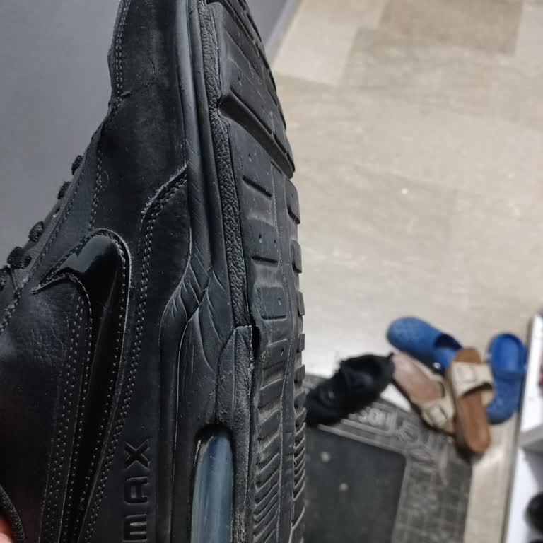 Nike Ayakkabımda Üretim Hatası; Boyner Garantili İade Talebim Red Edildi Ve Açıklama Yok