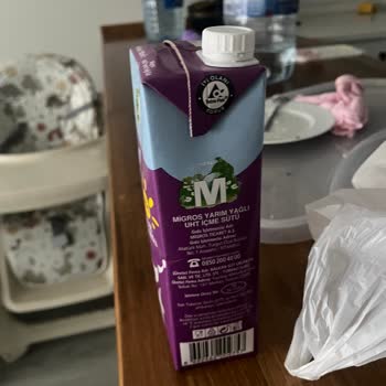 Migros'tan Gelen Yarım Yağlı Sütte Şiddetli Koku Ve İade Talebi