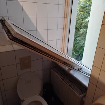 Tozlu Ve Bakımsız Hostel Odası İçin İade Talebi Ve Yanıtsız Müşteri Hizmetleri