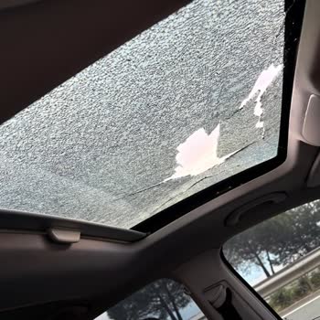 Volkswagen Polo Sunroof Camının Kendi Kendine Patlaması Ve Garanti Kapsamı Talebi