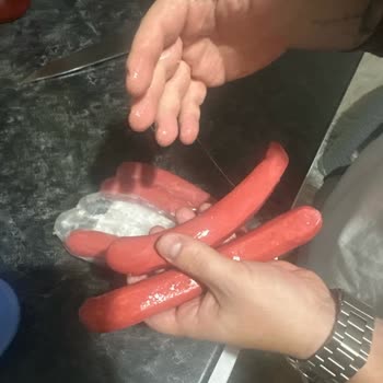 Metro Market Pendik Şubesinde Bozulmuş Pastırma Ve Bratwurst İçin İade Talebi