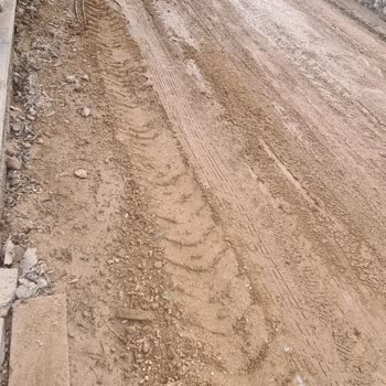 Ziya Gökalp Caddesi Asfaltlanmıyor; Balçık Ve Toz Mahalleyi Mağdur Ediyor