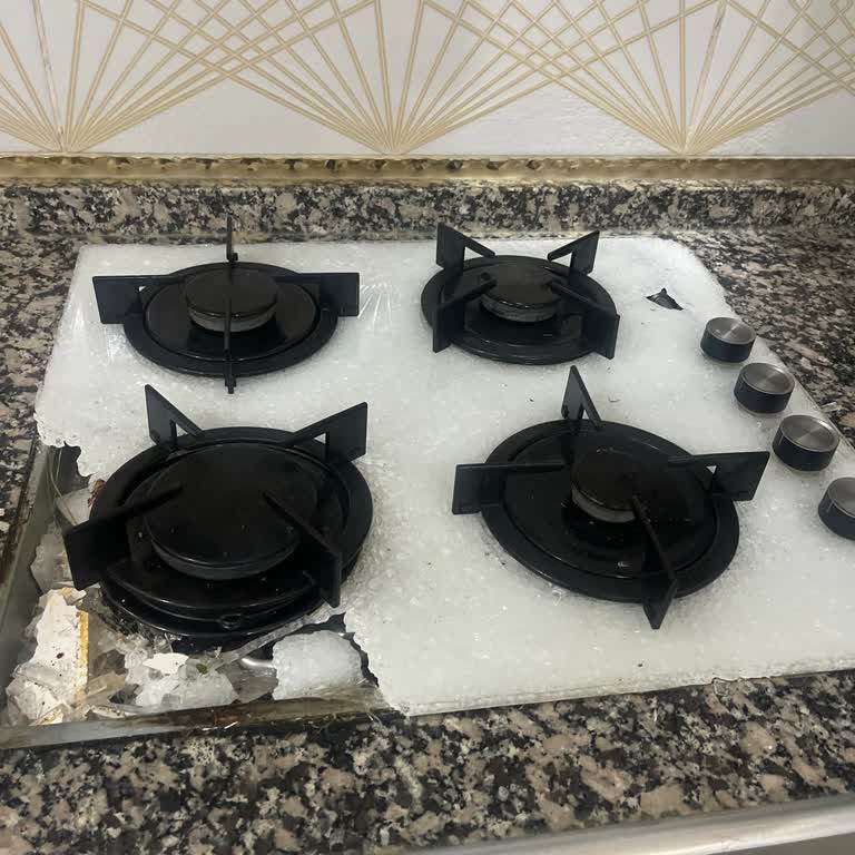 Garantisi Devam Eden Ocağın Camı Patladı Şirket Sorumluluğu Reddetti