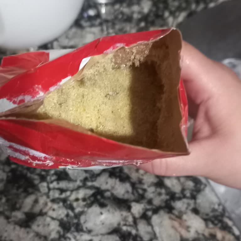 Mavi Bakkal'dan Satın Alınan Oba İrmik'te Böceklenme