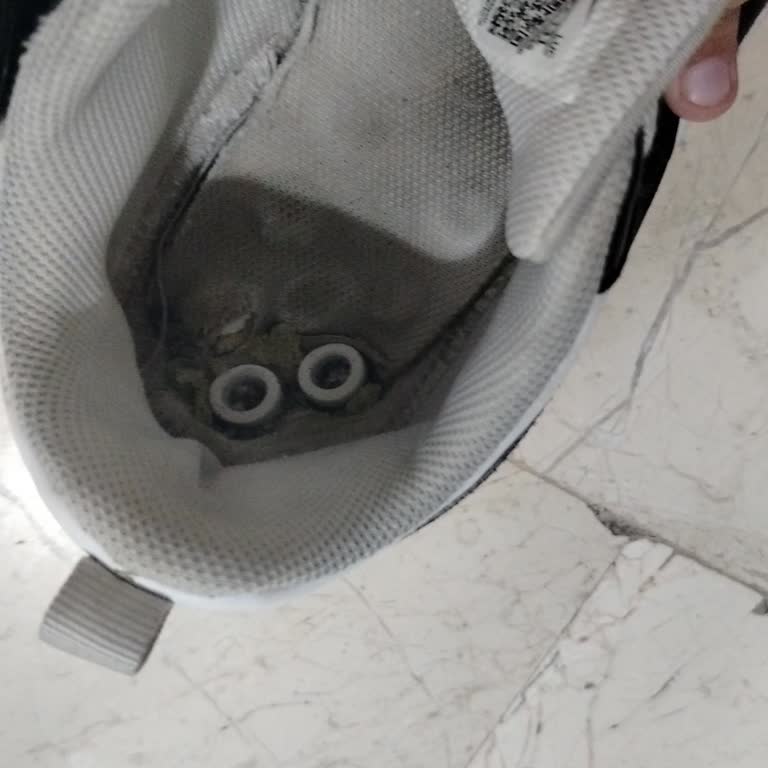 FLO Mağazasından Aldığım Nike Ayakkabısında Kalite Sorunu Ve Değişim Talebi