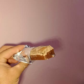 Boombastic Çikolatanın Renk Farklılığı Sağlık Şüphesi Ve Güven Kaybına Neden Oluyor