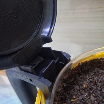 Sinbo Çaycının 20 Günde Kırılan Üst Plastik Parçası İçin Değişim Talebi