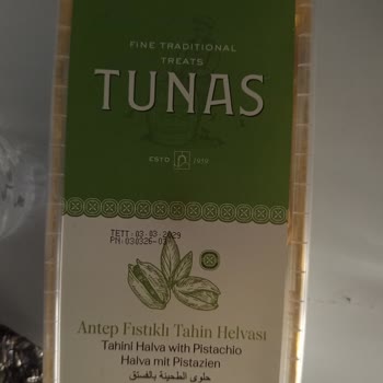 Tunas Helvasında Sert Fıstık Parçası Diş Kırma Riski