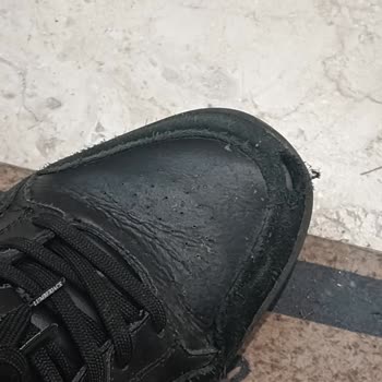 Kısa Sürede Yırtılan Ayakkabılar Ürün Kalitesi Şikayeti Ve İade Talebi