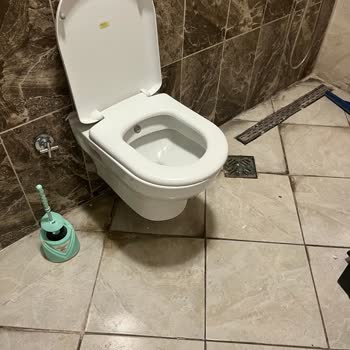 Konya Numune Hastanesi Göz Servisi 4. Odada Hijyen Eksikliği Ve Personel İlgisizliği