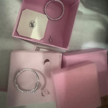 Kırık Swarovski Küpe Ve Ulaşılamayan Müşteri Hizmetleri
